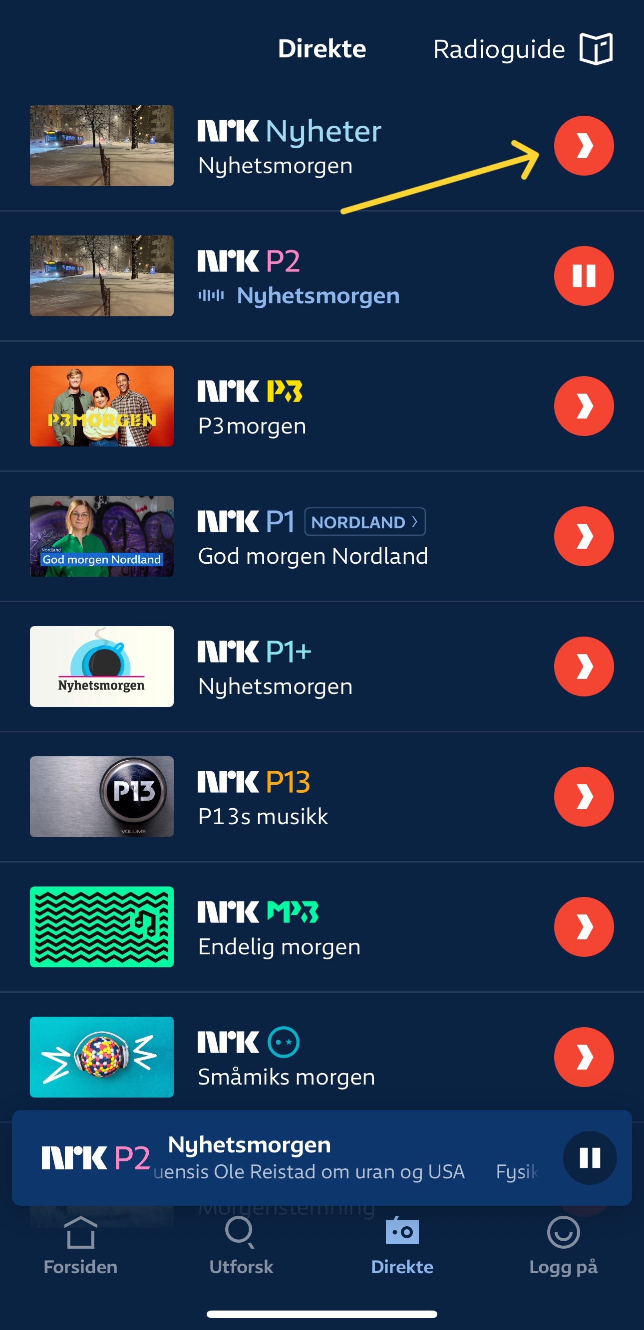 Oversikt over radiokanalene i appen NRK Radio. Pil på play-knappen til høyre for kanalen NRK Nyheter. 